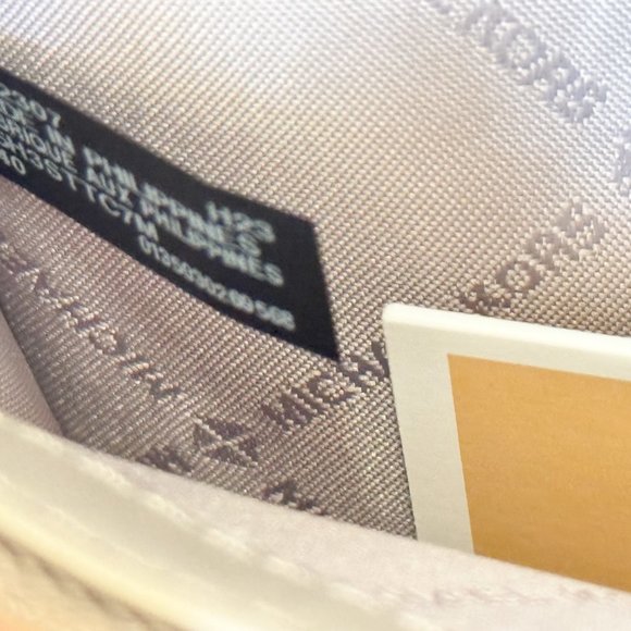 Michael Kors Jet Set Item Large Zip Around Wallet Crossbody Bag Silver - Picture 7 of 9